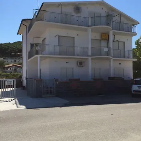 Apartment Il Balcone Sul Mare 6 *